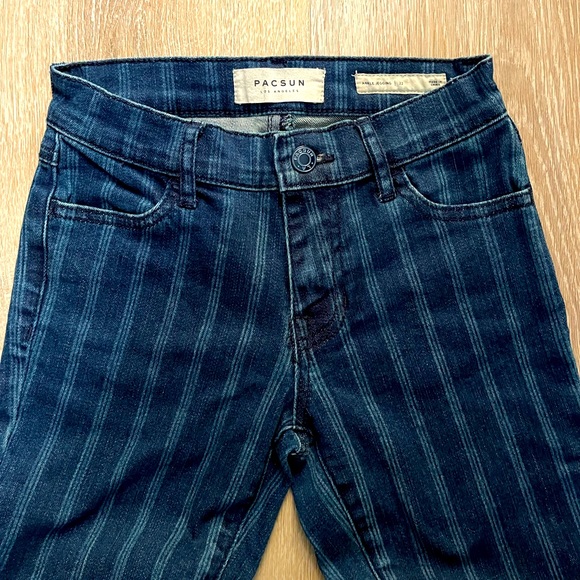 Pacsun NWOT Pinstriped Low Waisted Ankle Jegging Size 22 - Picture 4 of 6